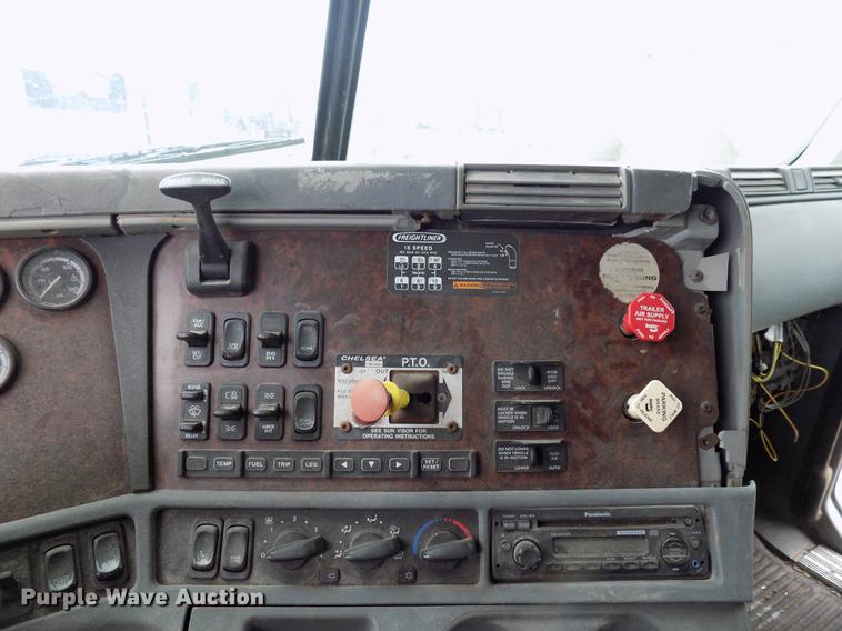 image for item DD3654 2007 Freightliner Century Class semi truck