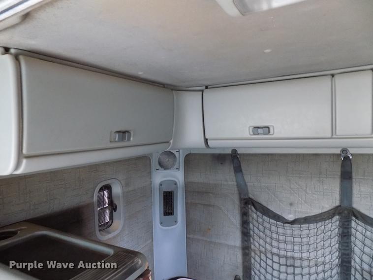 image for item DD3654 2007 Freightliner Century Class semi truck