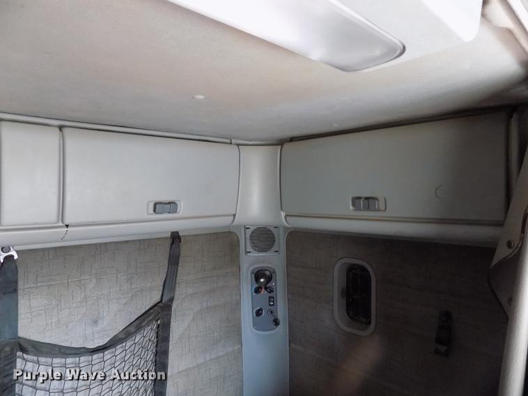 image for item DD3654 2007 Freightliner Century Class semi truck