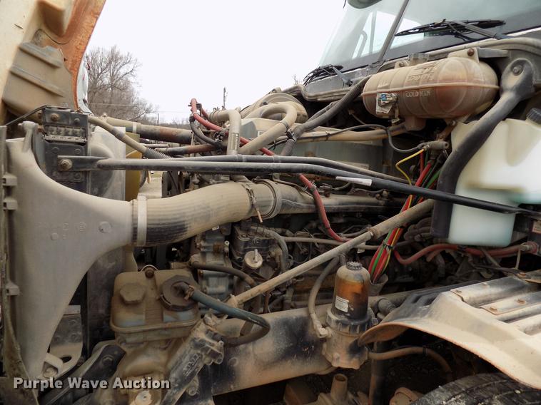 image for item DD3654 2007 Freightliner Century Class semi truck