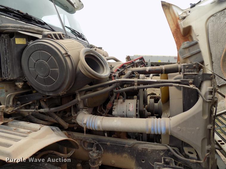 image for item DD3654 2007 Freightliner Century Class semi truck