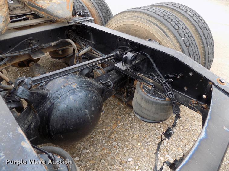 image for item DD3654 2007 Freightliner Century Class semi truck