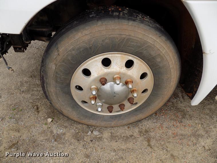 image for item DD3654 2007 Freightliner Century Class semi truck