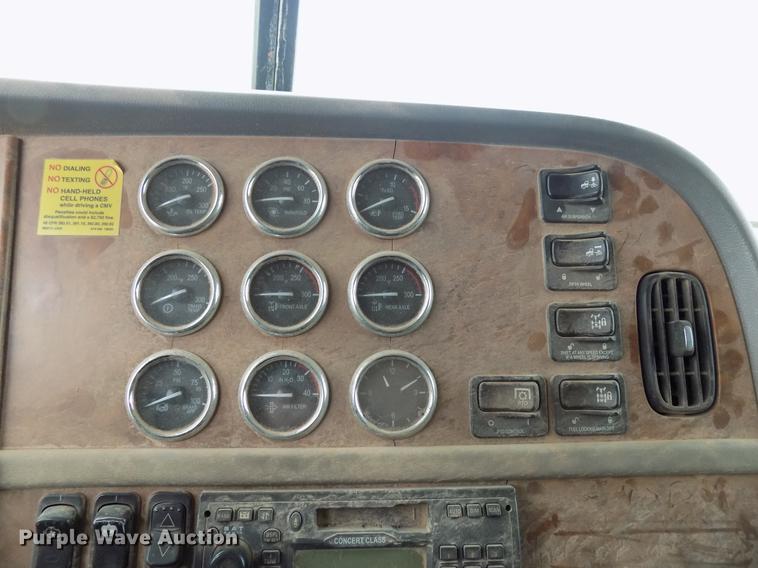 image for item DD3656 2006 Peterbilt 357 semi truck