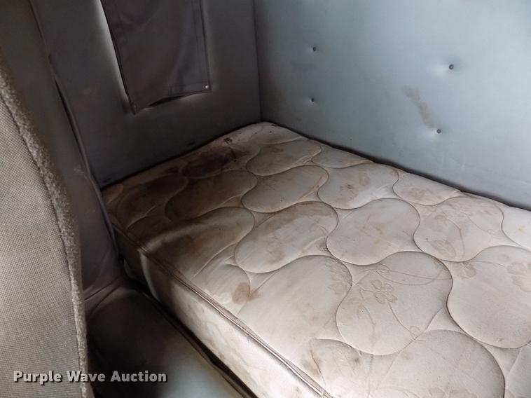 image for item DD3656 2006 Peterbilt 357 semi truck