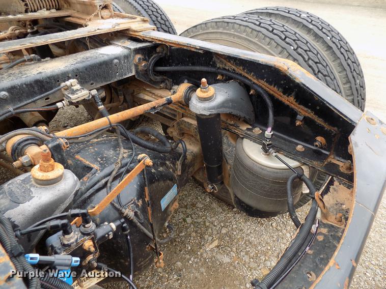 image for item DD3656 2006 Peterbilt 357 semi truck