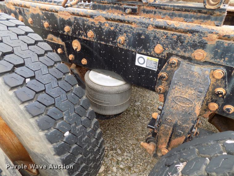 image for item DD3656 2006 Peterbilt 357 semi truck