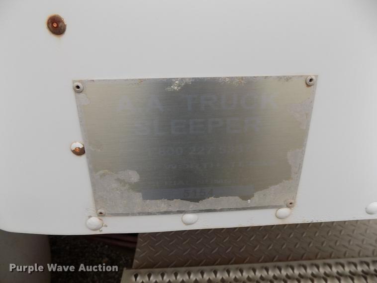 image for item DD3656 2006 Peterbilt 357 semi truck