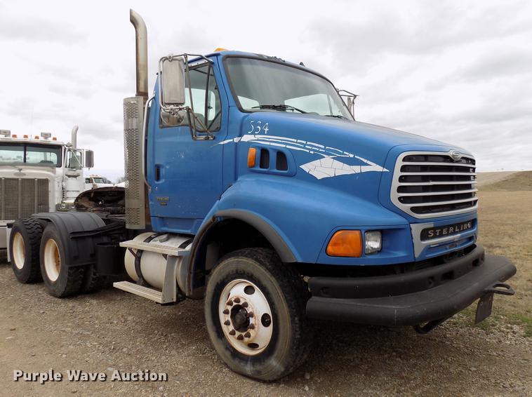 image for item DD3657 2008 Sterling L9500 semi truck