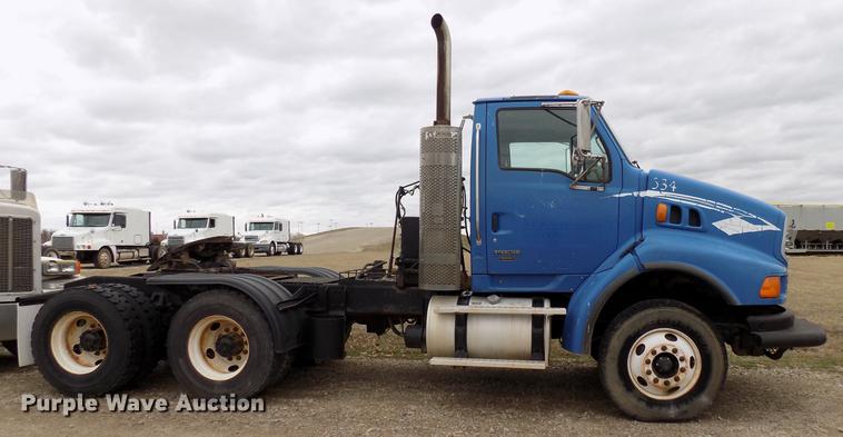 image for item DD3657 2008 Sterling L9500 semi truck