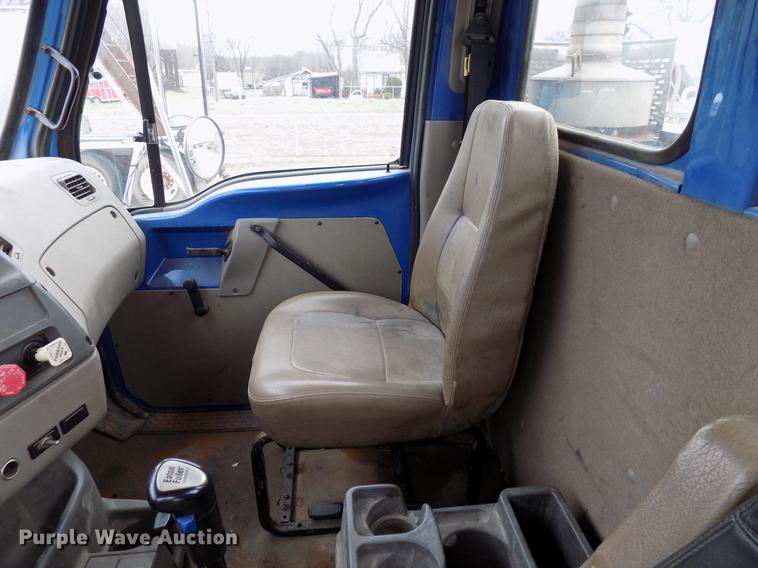 image for item DD3657 2008 Sterling L9500 semi truck