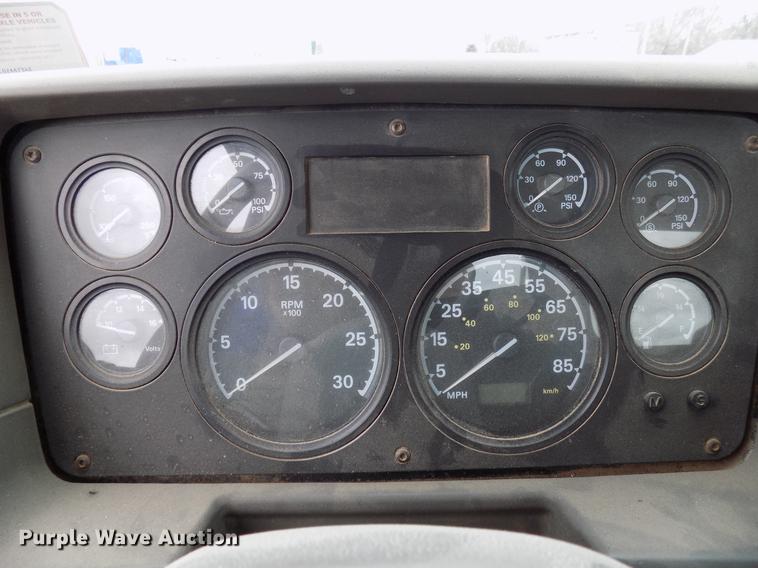 image for item DD3657 2008 Sterling L9500 semi truck