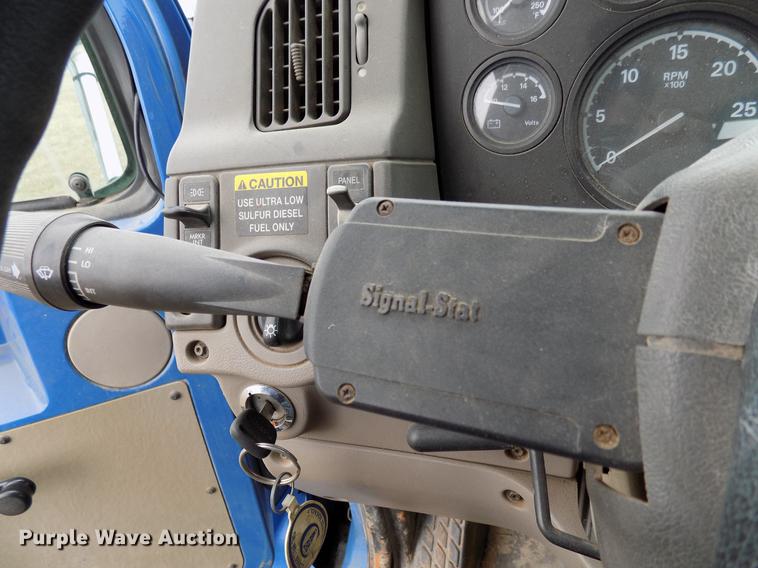 image for item DD3657 2008 Sterling L9500 semi truck