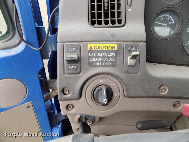 image for item DD3657 2008 Sterling L9500 semi truck