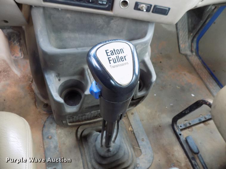 image for item DD3657 2008 Sterling L9500 semi truck