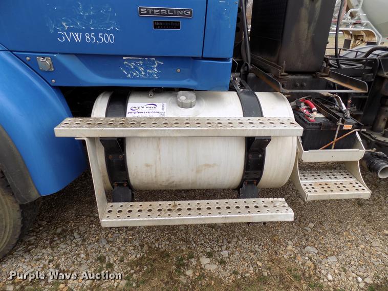 image for item DD3657 2008 Sterling L9500 semi truck