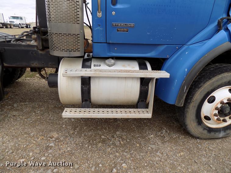 image for item DD3657 2008 Sterling L9500 semi truck