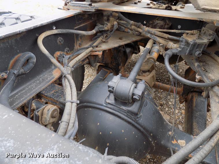 image for item DD3657 2008 Sterling L9500 semi truck