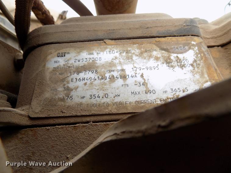 image for item DD3658 2000 Peterbilt 379 semi truck