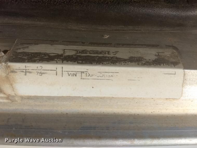 image for item DD3658 2000 Peterbilt 379 semi truck