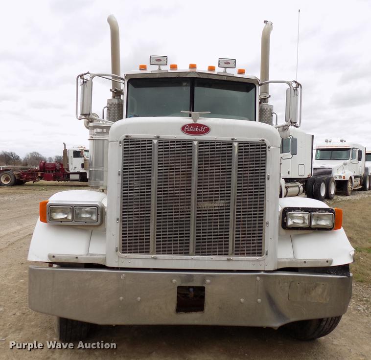 image for item DD3659 2006 Peterbilt 379 semi truck