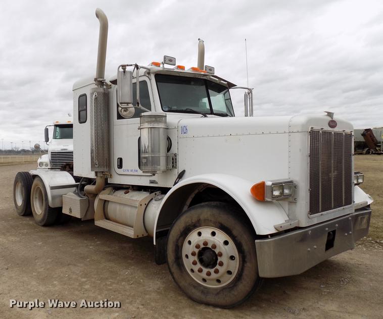 image for item DD3659 2006 Peterbilt 379 semi truck