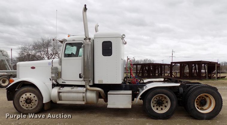 image for item DD3659 2006 Peterbilt 379 semi truck