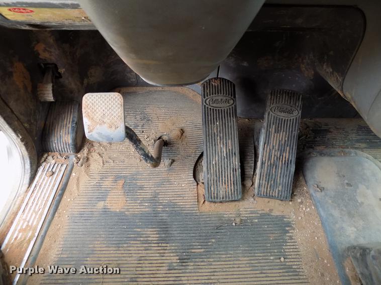 image for item DD3659 2006 Peterbilt 379 semi truck