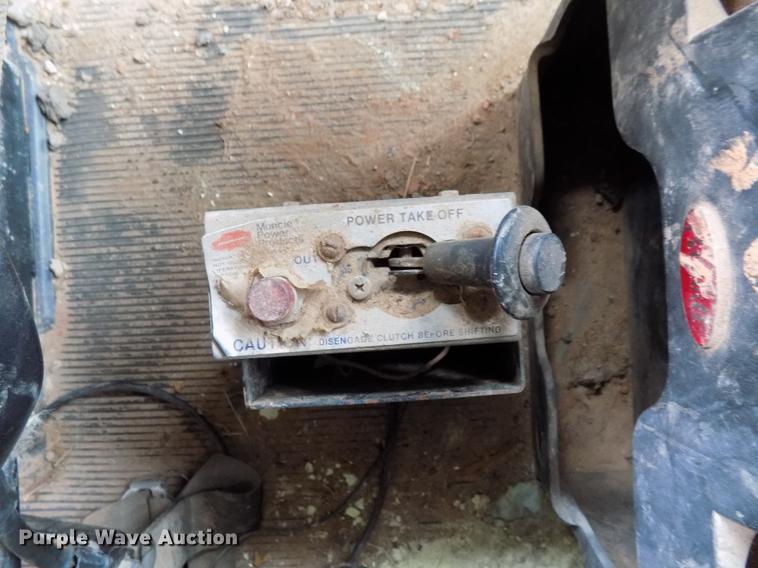 image for item DD3659 2006 Peterbilt 379 semi truck