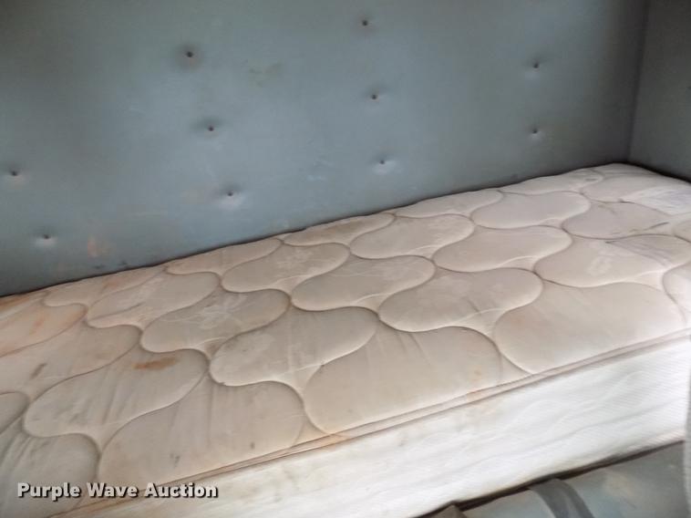 image for item DD3659 2006 Peterbilt 379 semi truck