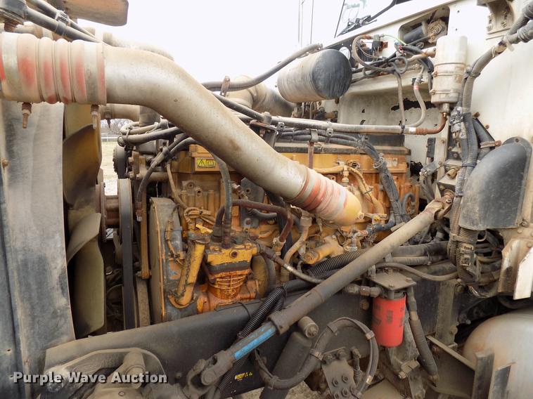 image for item DD3659 2006 Peterbilt 379 semi truck