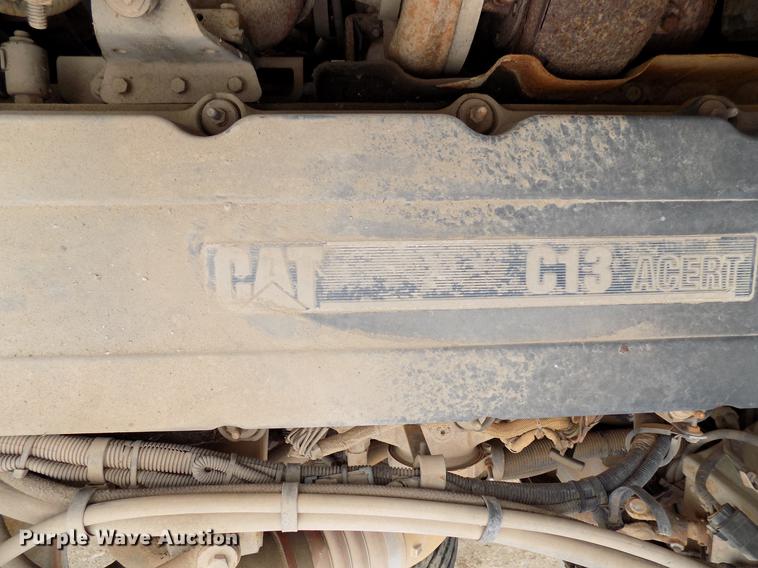 image for item DD3659 2006 Peterbilt 379 semi truck