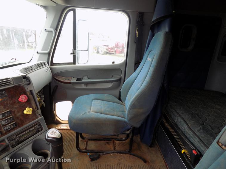 image for item DD3660 2006 Freightliner Century Class semi truck