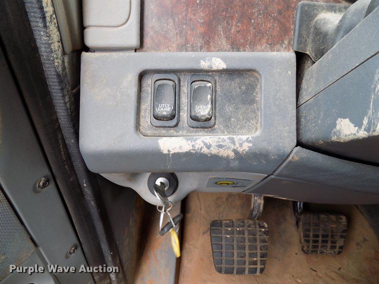 image for item DD3660 2006 Freightliner Century Class semi truck