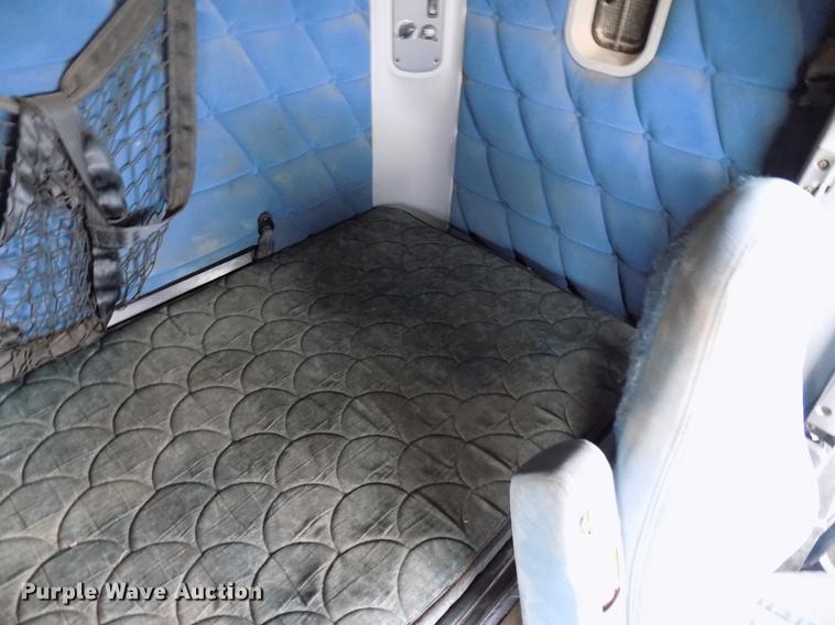 image for item DD3660 2006 Freightliner Century Class semi truck