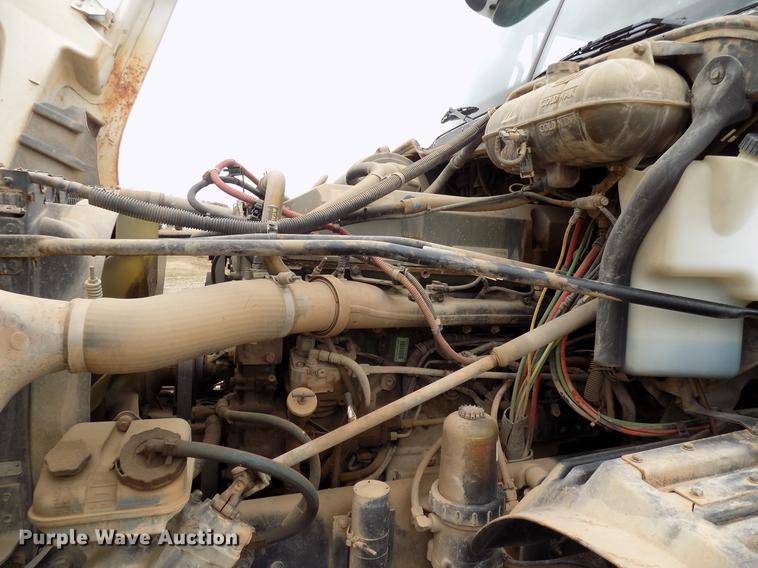 image for item DD3660 2006 Freightliner Century Class semi truck