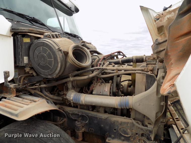 image for item DD3660 2006 Freightliner Century Class semi truck