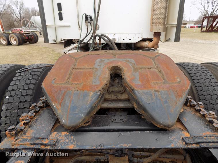 image for item DD3660 2006 Freightliner Century Class semi truck