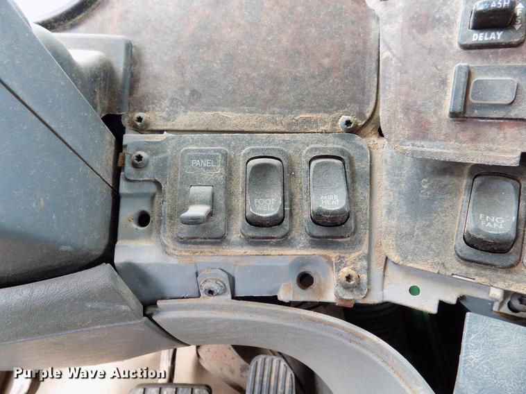 image for item DD3661 2007 Freightliner Century Class semi truck