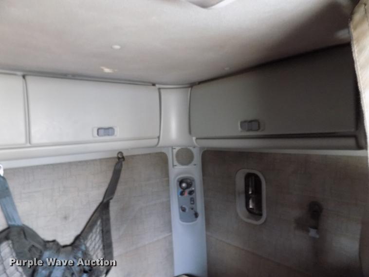 image for item DD3661 2007 Freightliner Century Class semi truck