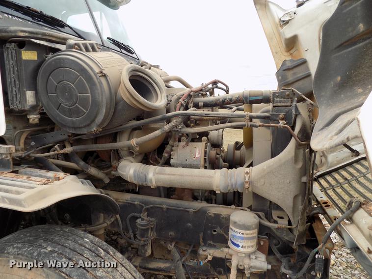 image for item DD3661 2007 Freightliner Century Class semi truck