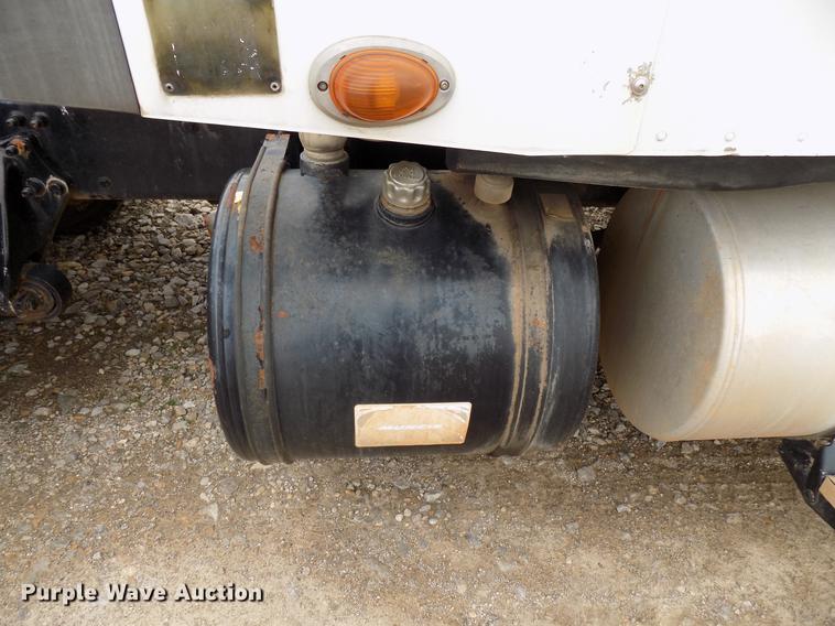 image for item DD3661 2007 Freightliner Century Class semi truck