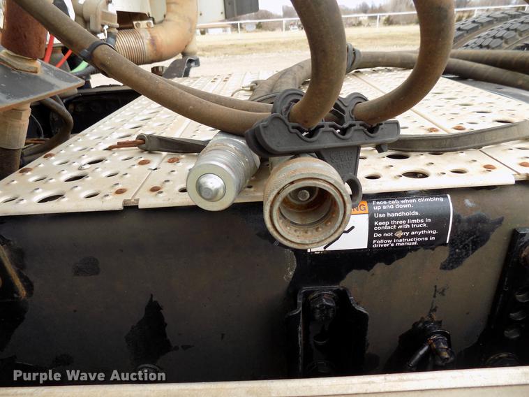 image for item DD3661 2007 Freightliner Century Class semi truck