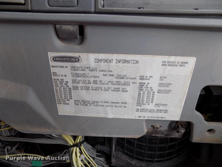 image for item DD3661 2007 Freightliner Century Class semi truck