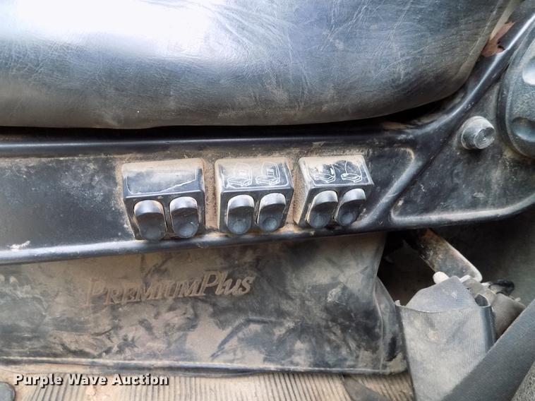 image for item DD3662 2000 Kenworth W900 semi truck