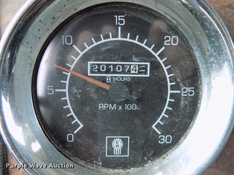 image for item DD3662 2000 Kenworth W900 semi truck