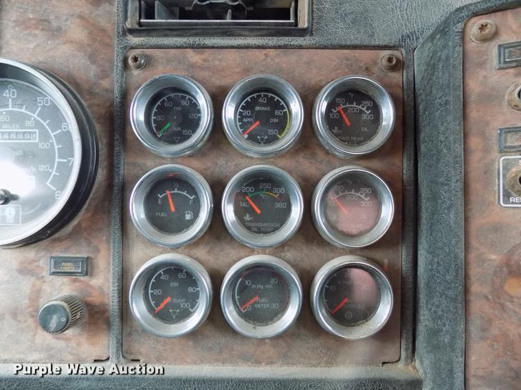 image for item DD3662 2000 Kenworth W900 semi truck