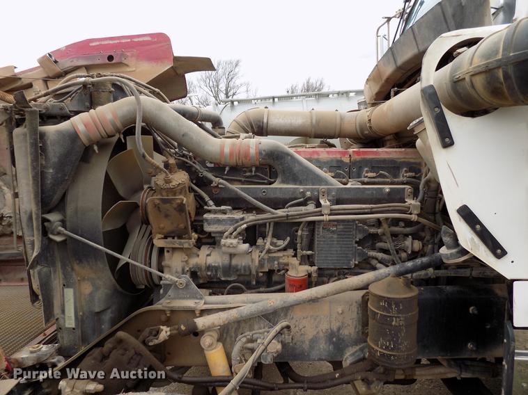 image for item DD3662 2000 Kenworth W900 semi truck