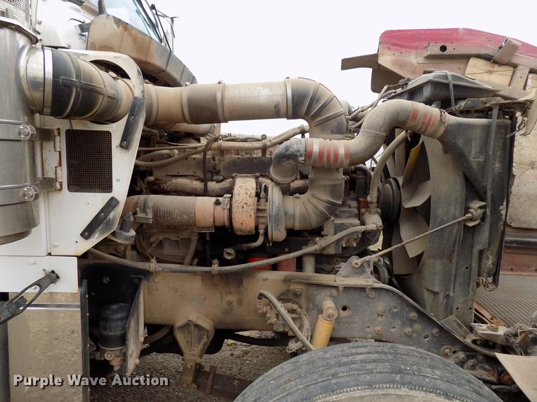 image for item DD3662 2000 Kenworth W900 semi truck