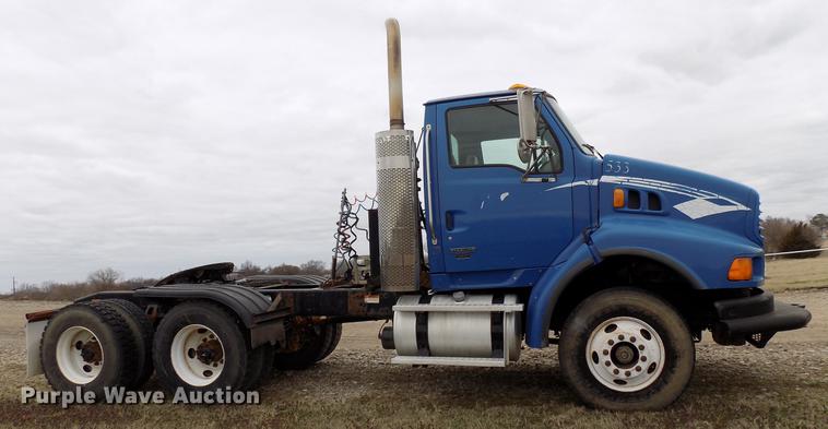 image for item DD3664 2008 Sterling L9500 semi truck